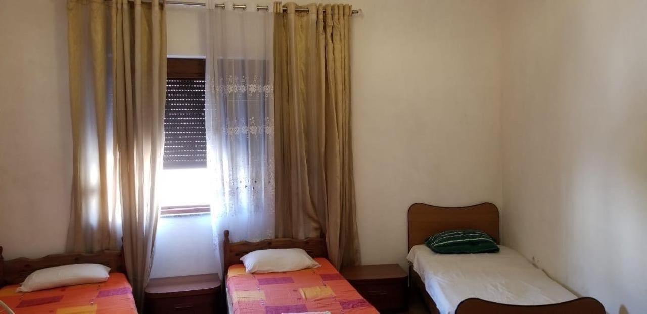 Port Side Rooms Дуррес Екстер'єр фото