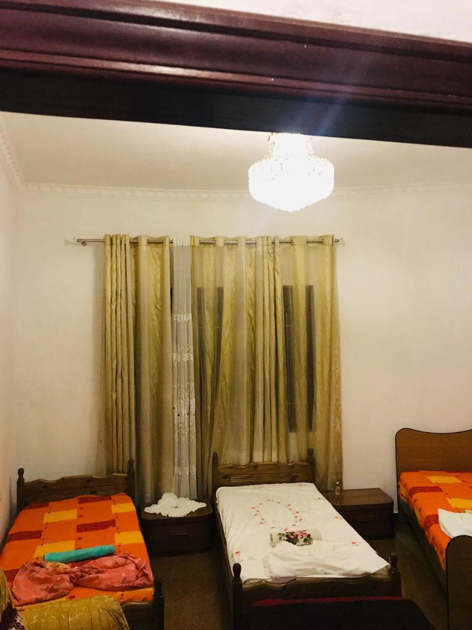 Port Side Rooms Дуррес Екстер'єр фото