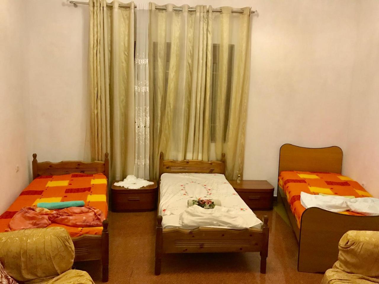 Port Side Rooms Дуррес Екстер'єр фото