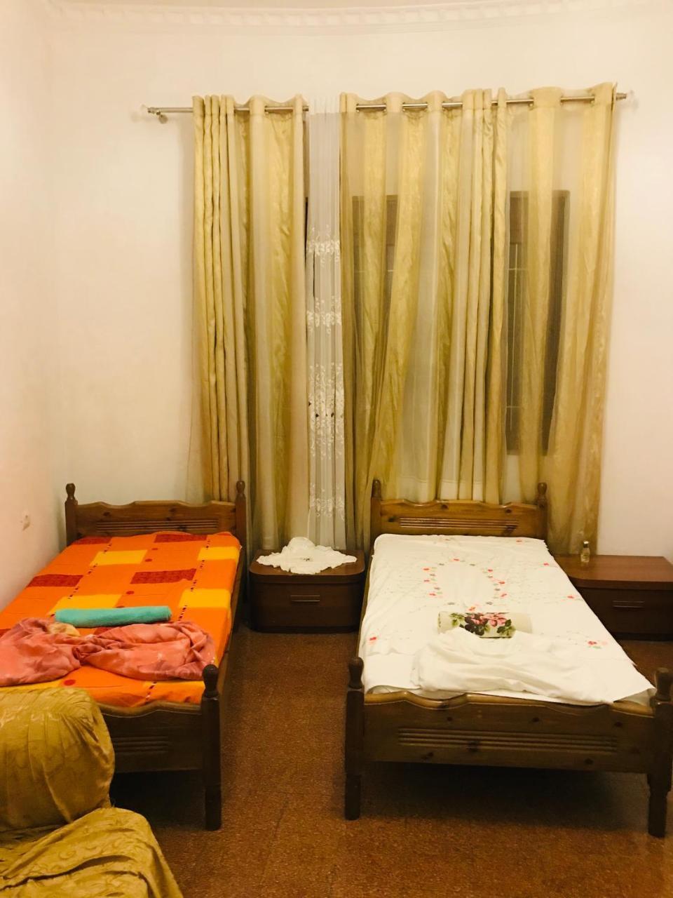 Port Side Rooms Дуррес Екстер'єр фото