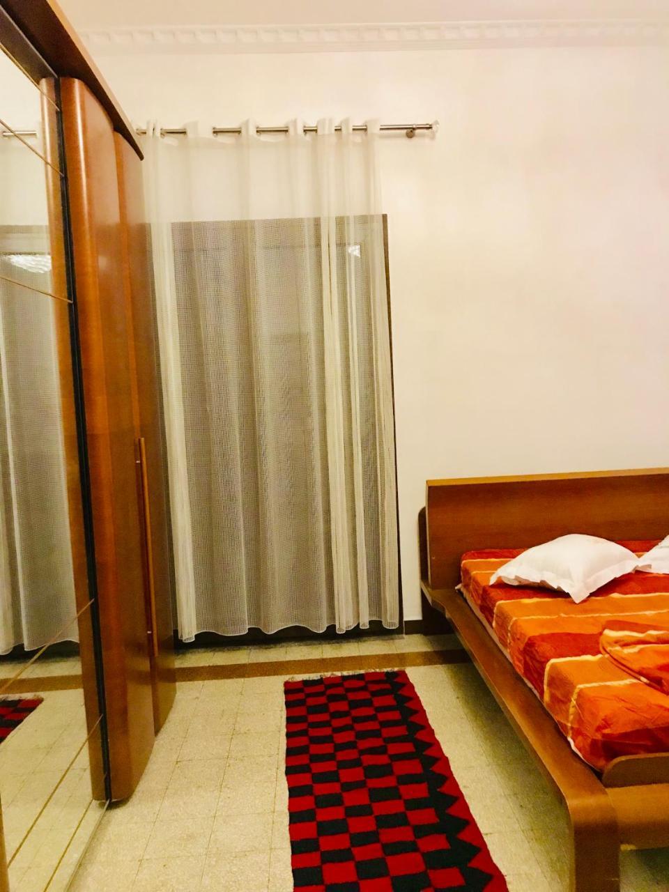 Port Side Rooms Дуррес Екстер'єр фото